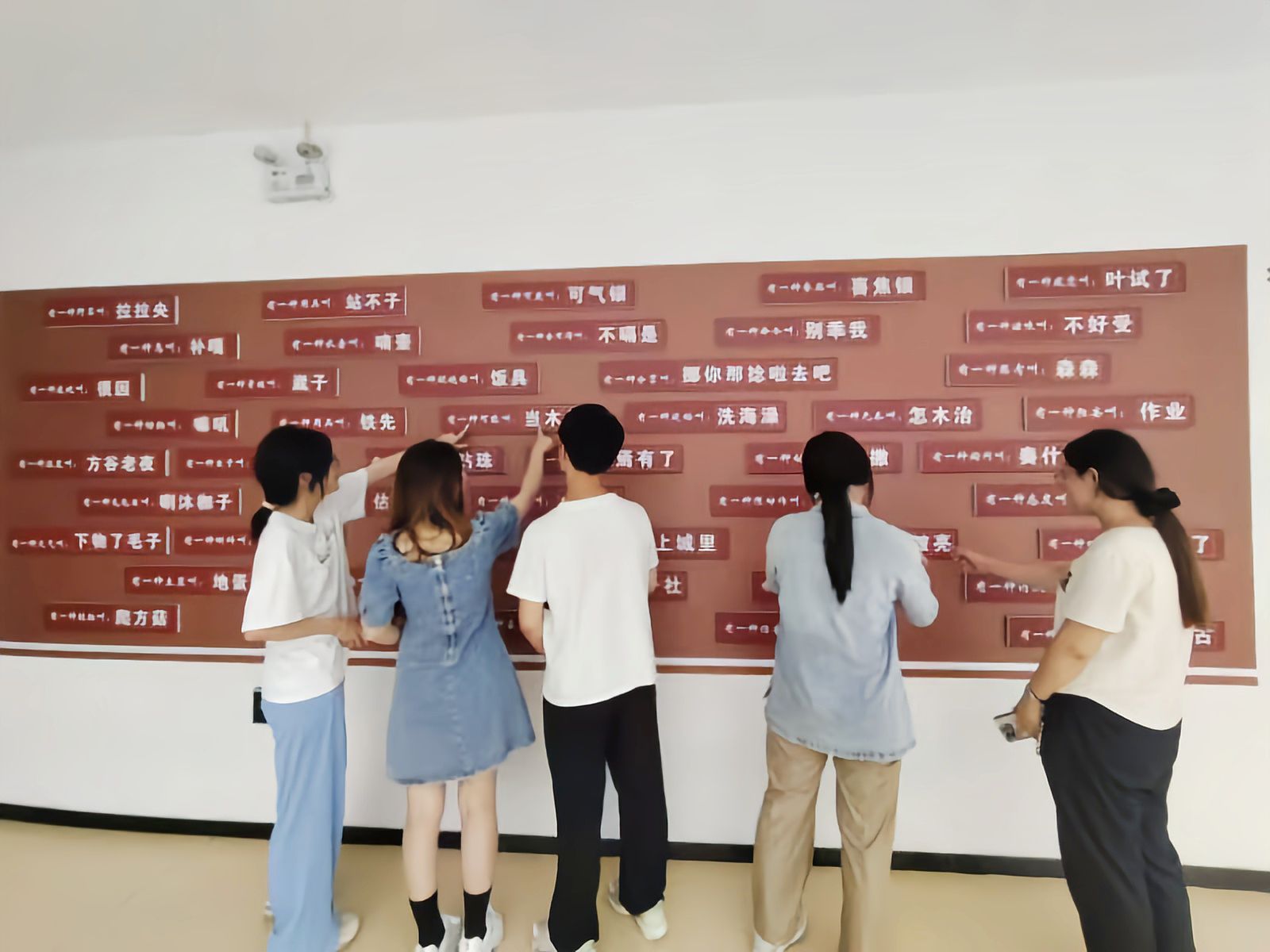 助方言發(fā)展，護(hù)傳統(tǒng)文化