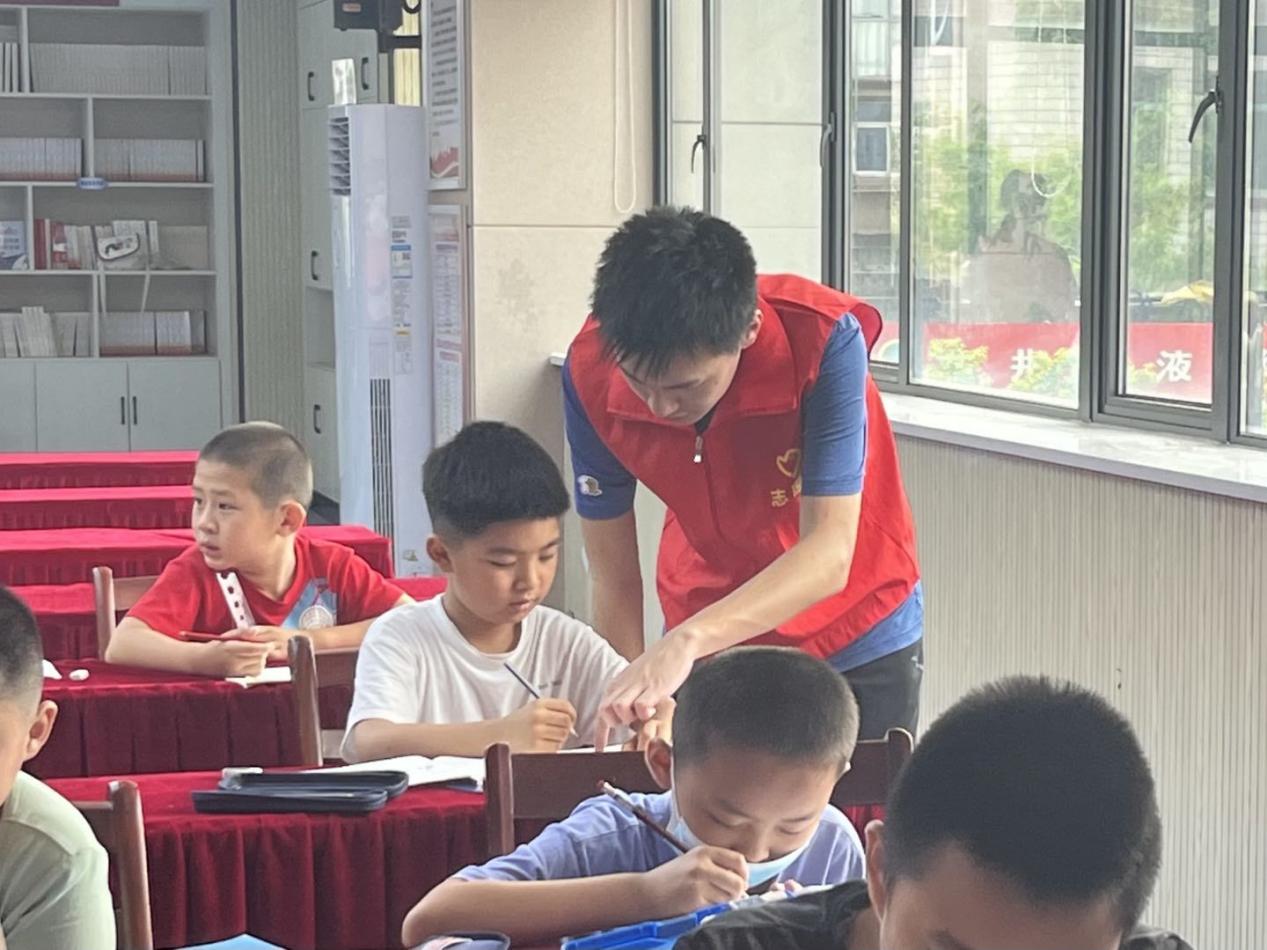 安徽學(xué)子三下鄉(xiāng)：宣講衛(wèi)生文明，共筑健康生活