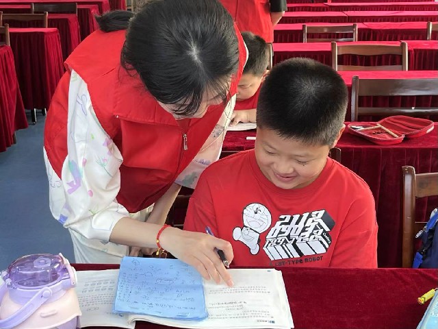 安徽學(xué)子三下鄉(xiāng)：學(xué)習(xí)中外文化，開拓全球視野