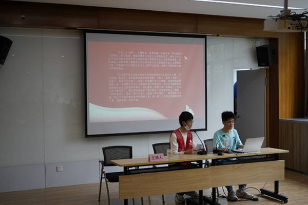 泰院學(xué)子進(jìn)社區(qū):貫徹二十大，奮斗新征程