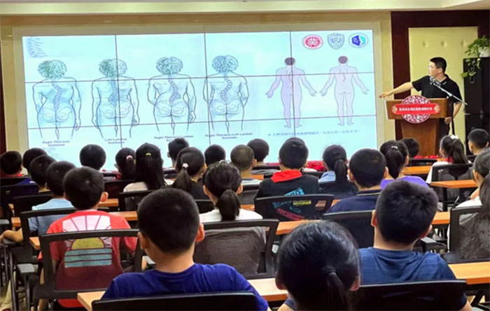 灰雀實(shí)踐團(tuán)：以身為媒，用科普打開(kāi)生命之窗