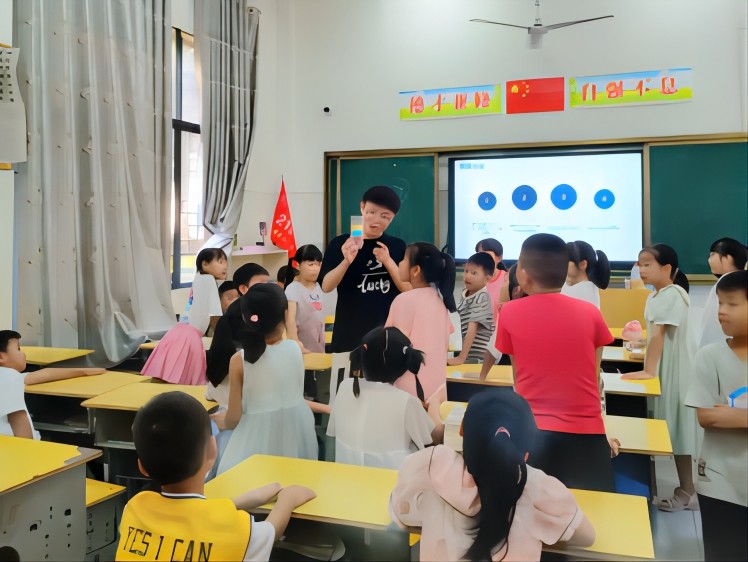 【青春建功，實(shí)踐鑄魂】童心相伴同行，共鑄七彩假期——中南大學(xué)湘雅公共衛(wèi)生學(xué)院教育關(guān)愛(ài)暑期社會(huì)實(shí)踐活動(dòng)正式開(kāi)始！