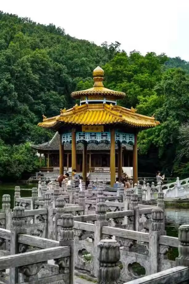 保護(hù)生態(tài)環(huán)境，滁院學(xué)子赴瑯琊山開展三下鄉(xiāng)志愿服務(wù)活動(dòng)