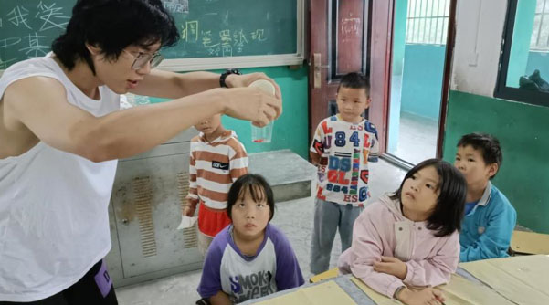 守護朝陽，助力成長|長安大學(xué)筑夢黔行暑期社會實踐隊開