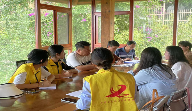 云上景邁探新路：電商織網(wǎng)+推普潤心，繪制鄉(xiāng)村振興的斑斕畫卷
