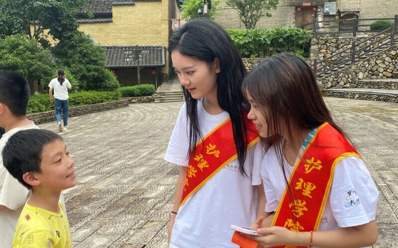 閩衛(wèi)院學(xué)子三下鄉(xiāng)：下黨義診守健康，重溫紅色記憶，筑牢信仰之基