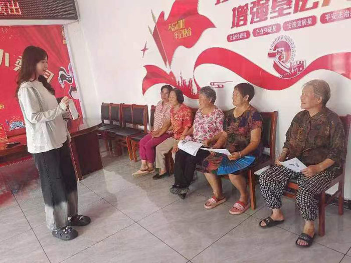 江蘇大學(xué)學(xué)子返家鄉(xiāng)實踐：普及防詐騙知識，以法保障最美夕陽紅