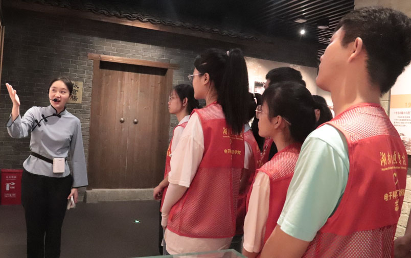 湖南信息學院三下鄉(xiāng)：驕楊青春輕騎兵，開展黨史學習教育