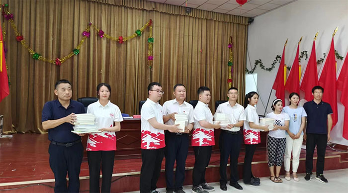 “推廣普及林果精深加工先進實用技術，努力促進科技成果轉化”宣講團赴且末縣開展三下鄉(xiāng)暑期社會實踐活動