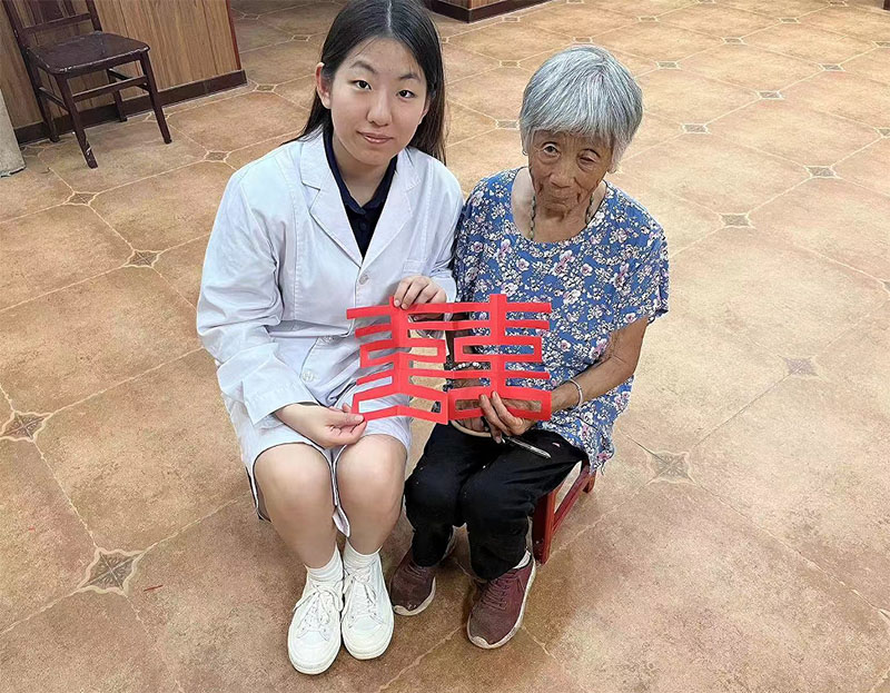 剪下百花開，紙上春秋往