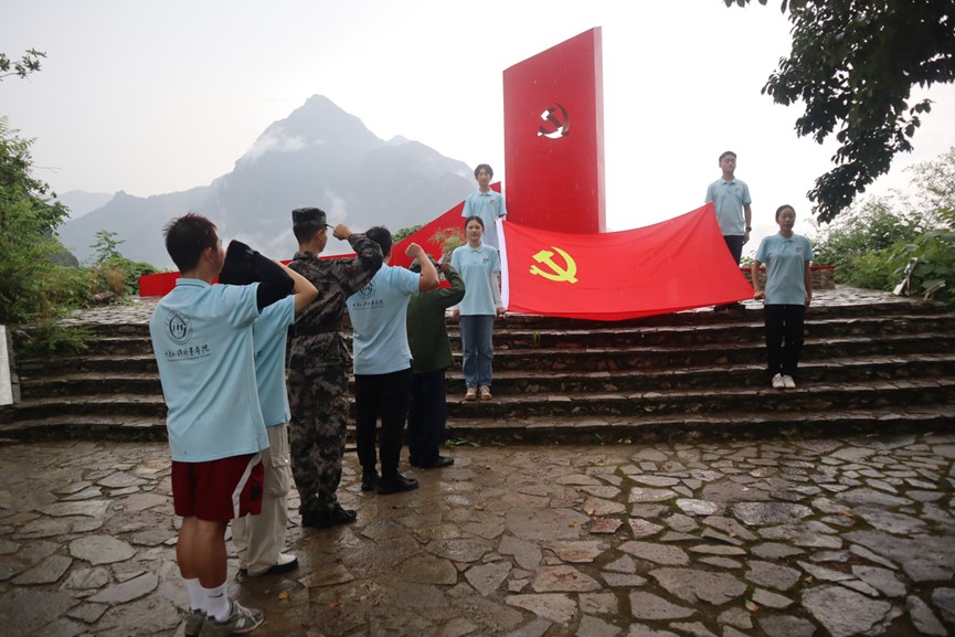 重外院學(xué)子三下鄉(xiāng)|“青年紅色筑夢(mèng)之旅”：尋訪紅色足跡，