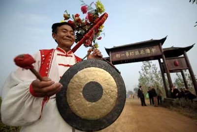 滁院學子三下鄉(xiāng)：探尋花鼓燈文化，感受“東方芭蕾”之美