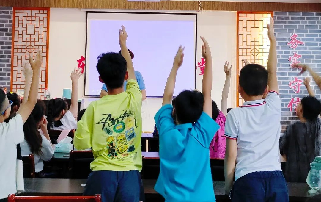 小小“候鳥”齊相聚 心心相融迎亞運(yùn)
