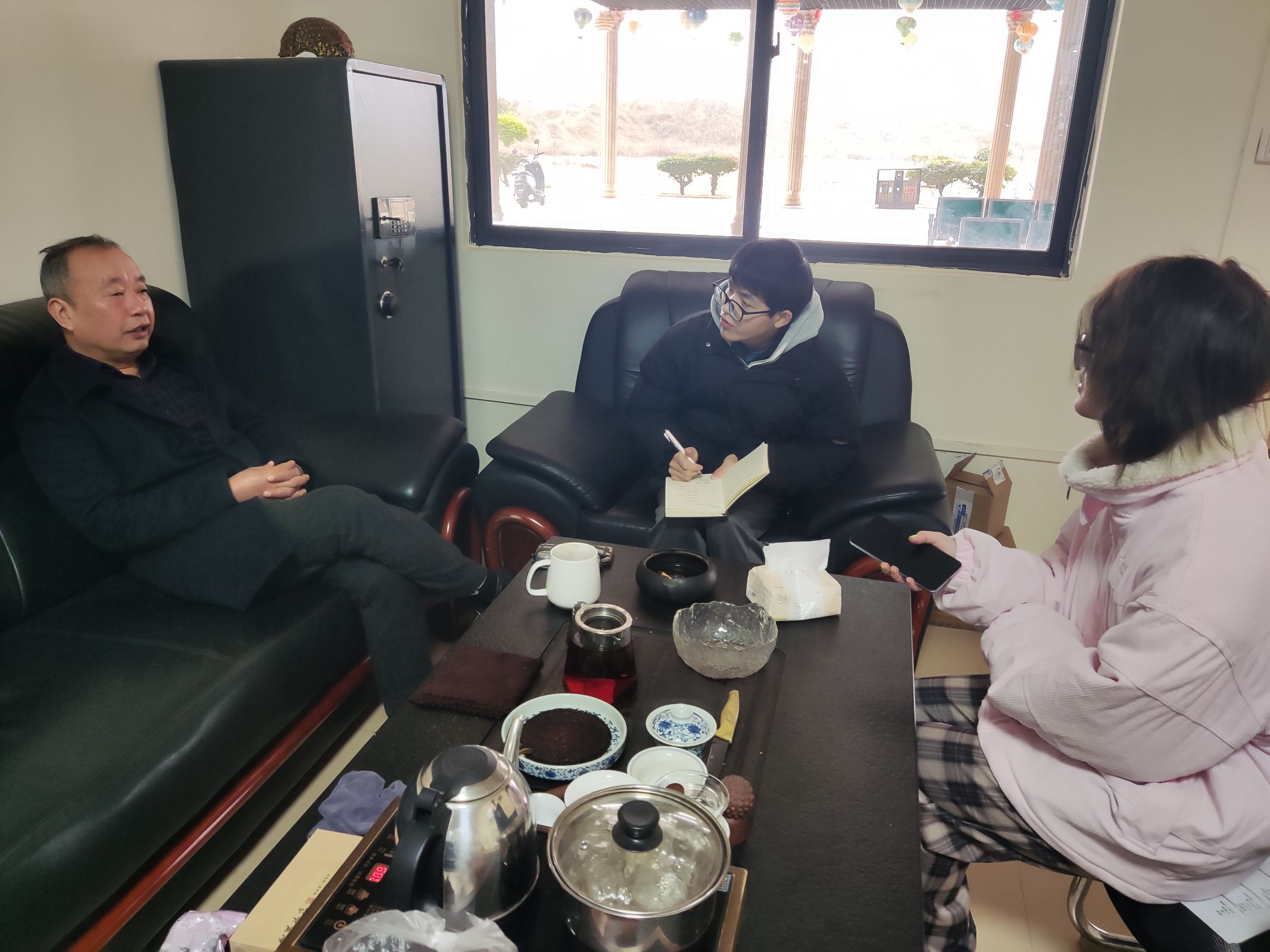 團隊成員對景區(qū)負責人進行訪談