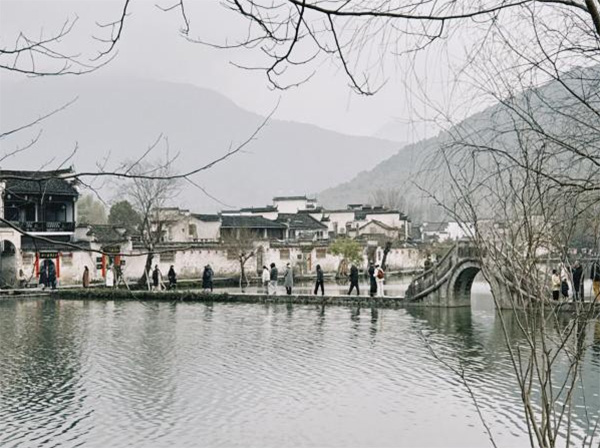 福建農(nóng)林大學(xué)“探尋徽州文化，弘揚古 韻新風(fēng) ”實踐研學(xué)隊伍開展寒假社會  實踐——探索徽派建筑技藝， 體悟非遺民俗文化