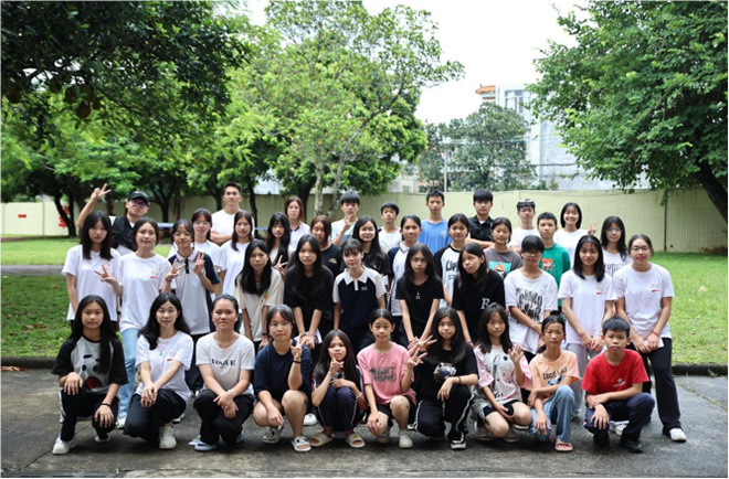 暑期社會(huì)實(shí)踐支教攝影課：光影記錄夢(mèng)想，知識(shí)照亮未來(lái)