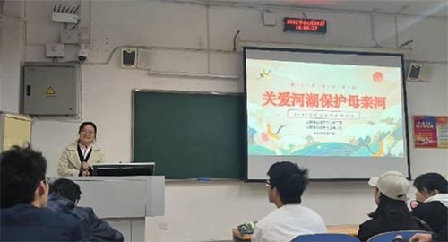 “關(guān)愛河湖，保護(hù)母親河”團(tuán)日活動