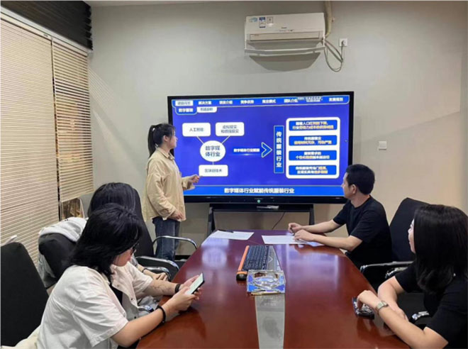 傳統(tǒng)魅力與科技創(chuàng)新的完美邂逅 ——閩院學子 "衣"智獨秀項目嶄露頭角