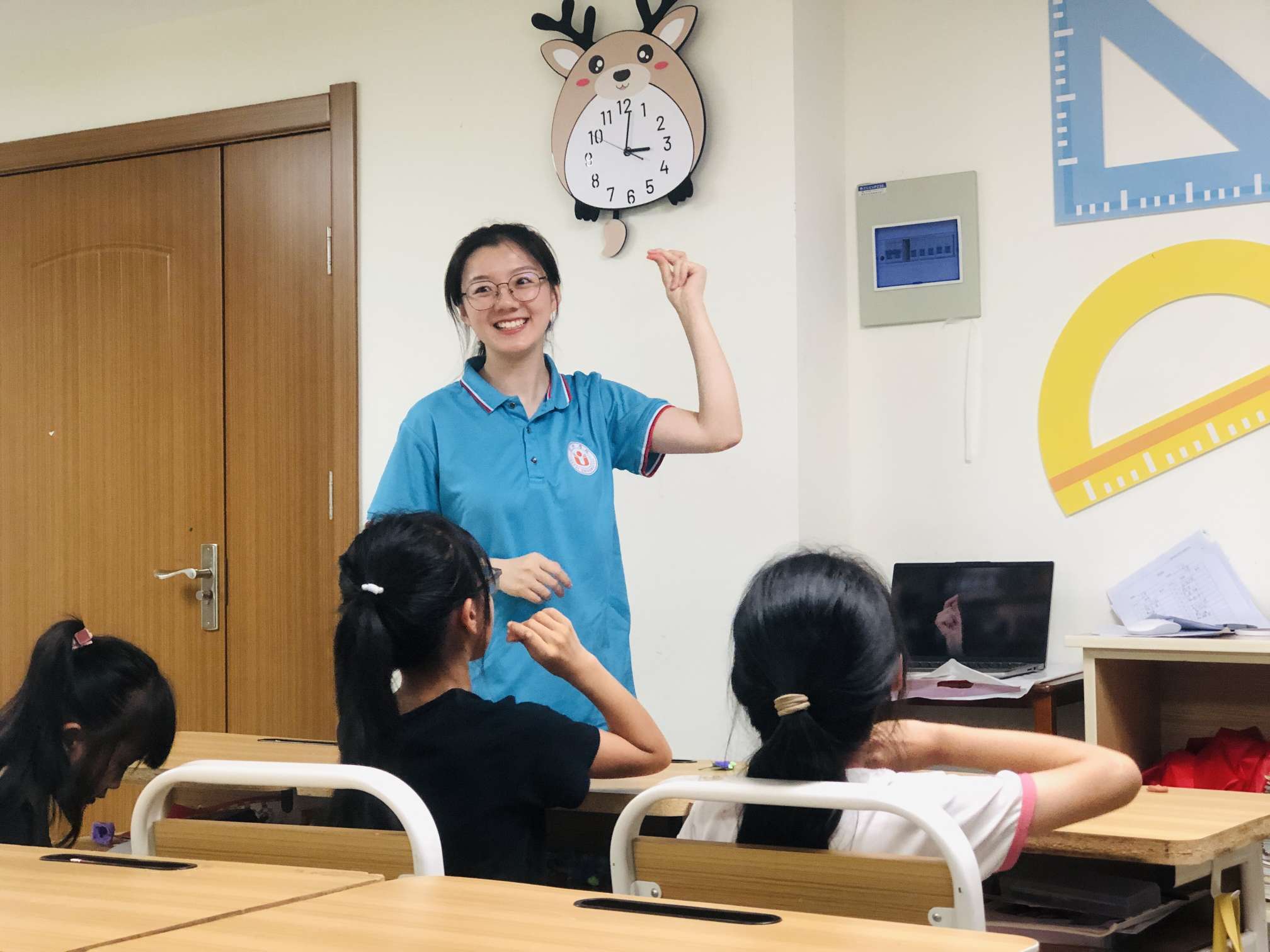 與“身”共歌，與“樂”同行