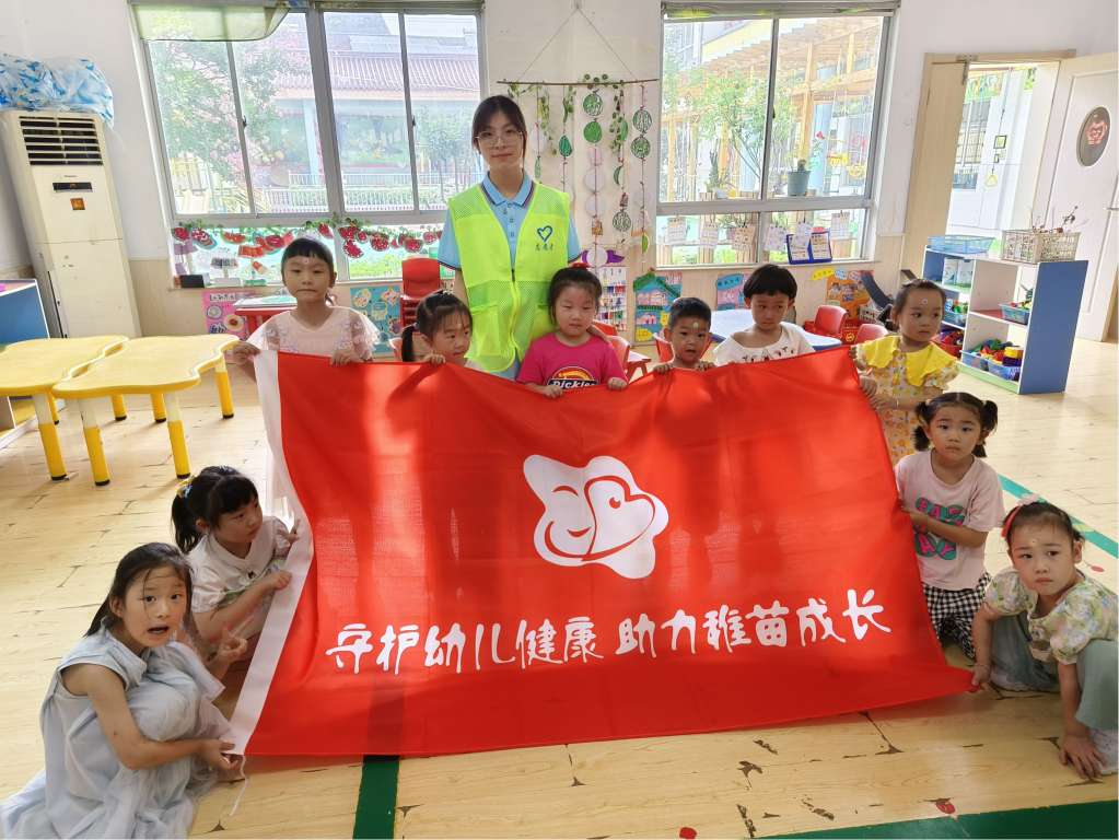 江蘇衛(wèi)生健康職業(yè)學(xué)院學(xué)子三下鄉(xiāng)：繪本宣講，助力幼兒心理健康成長(zhǎng)