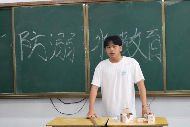 “水邊警鐘長(zhǎng)鳴，防溺教育先行”——武昌理工學(xué)院云夢(mèng)書韻志愿服務(wù)隊(duì)開展防溺水安全