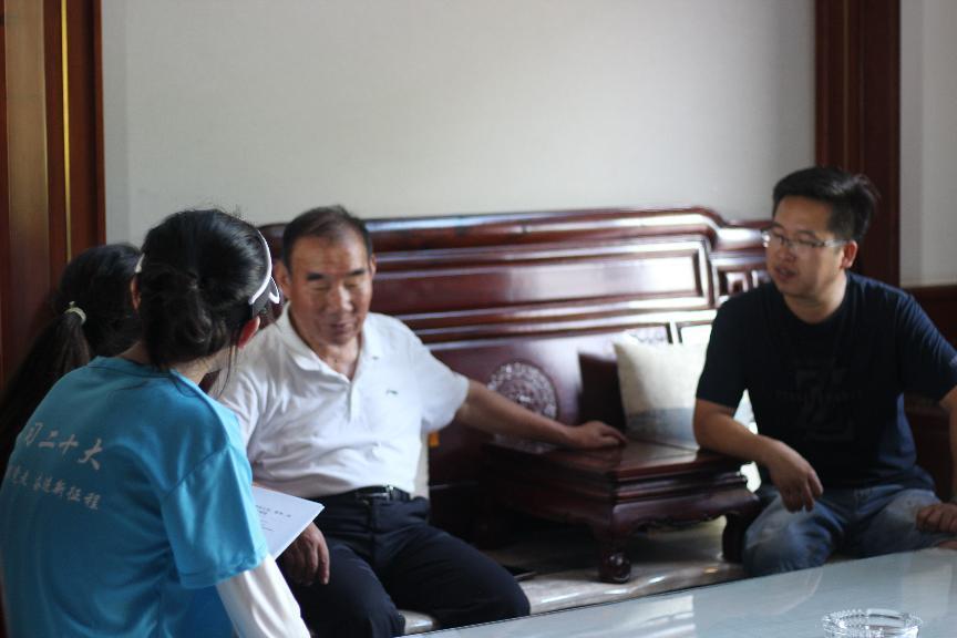 安農(nóng)大學(xué)子三下鄉(xiāng)：80歲老人自費(fèi)教孩子畫畫，為陶寓村鄉(xiāng)村振興注入文化動能