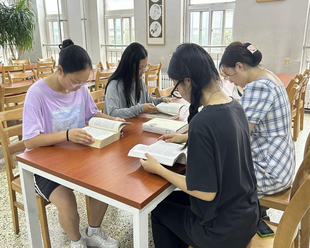 揚勞動精神，普精神贊歌