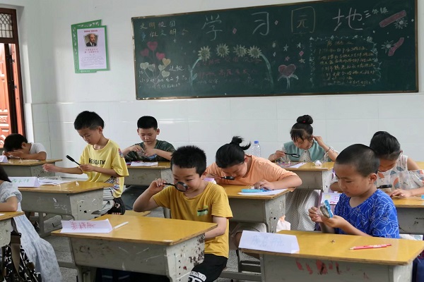 科學(xué)無處不在，蝸牛的秘密知多少，重陽啟明星志愿服務(wù)隊(duì)帶你探索