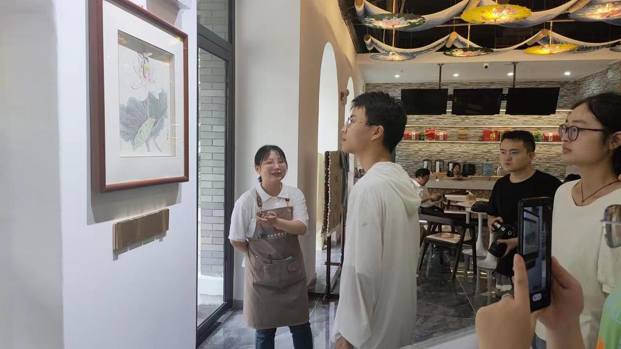 感受民族文化，共建民族團(tuán)結(jié)