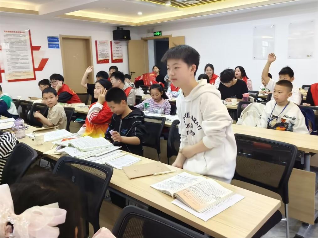 “紅色走基層”——“紅途”宣講團在七里社區(qū)成功舉辦