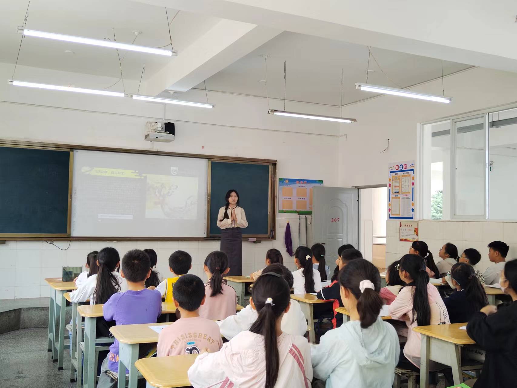 “星漢璀璨啟航夢，共赴九州科普行”航天宣講活動