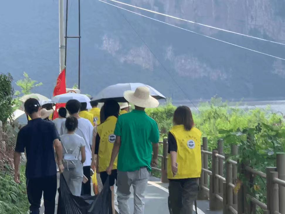 走進化屋村——實踐出真知，感悟促成長