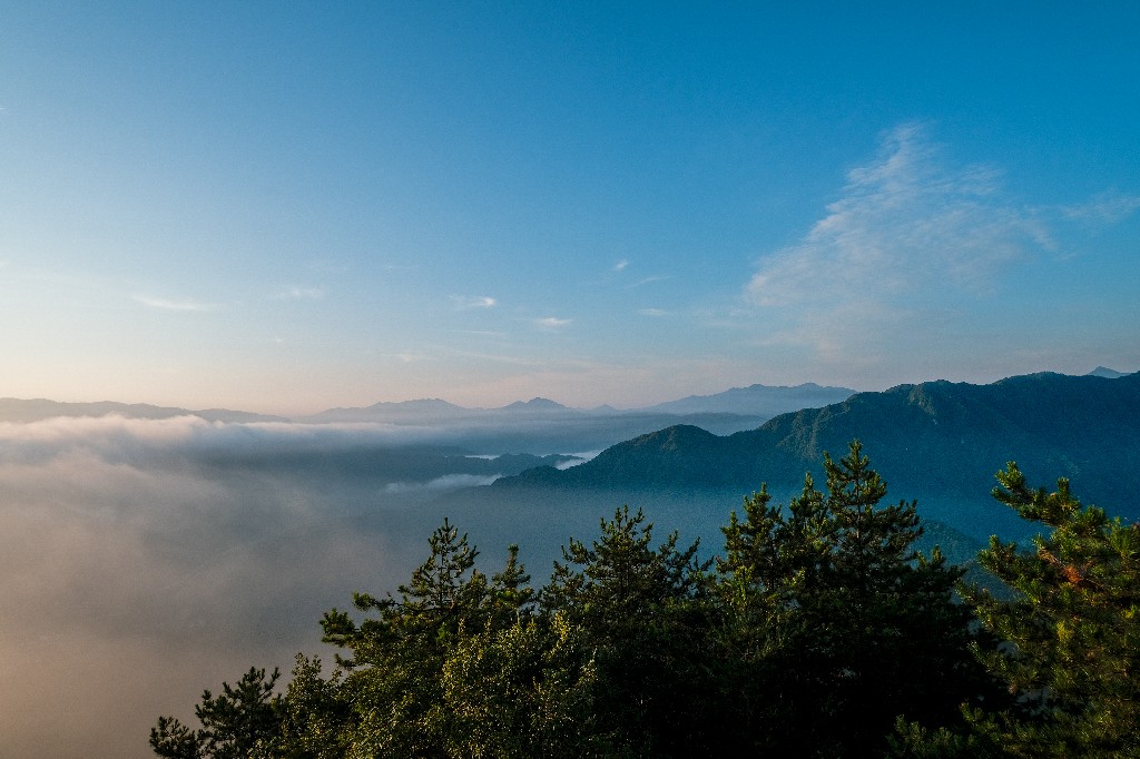 雨水無(wú)情人有情，鄉(xiāng)村振興見(jiàn)真情