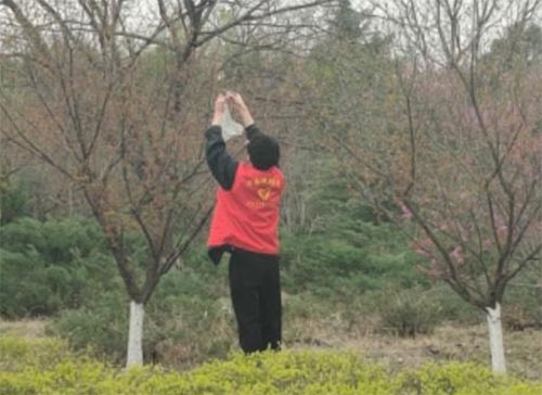 一紙一屑煞風(fēng)景，一舉一動(dòng)顯文明