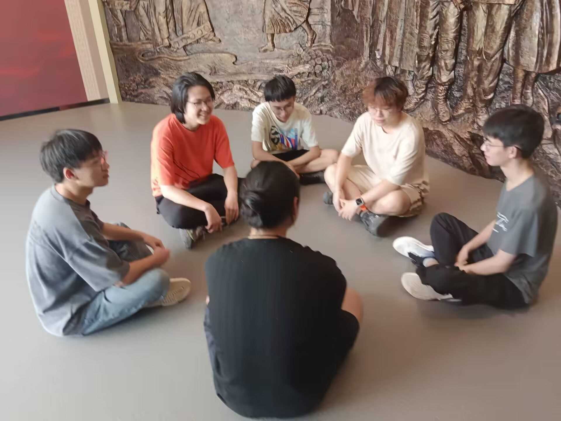 革命薪火永不息——電氣信息學(xué)院赴青白江區(qū)英烈紀(jì)念園開(kāi)展三下鄉(xiāng)實(shí)踐活動(dòng)