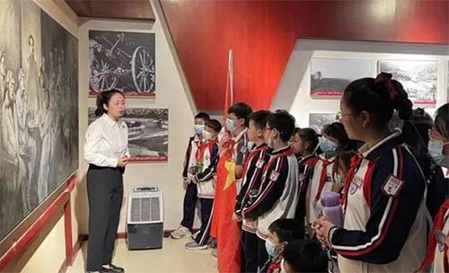 張家界民族小學(xué)走進(jìn)湘鄂川黔革命根據(jù)地紀(jì)念館開展社會實(shí)踐活動(dòng)