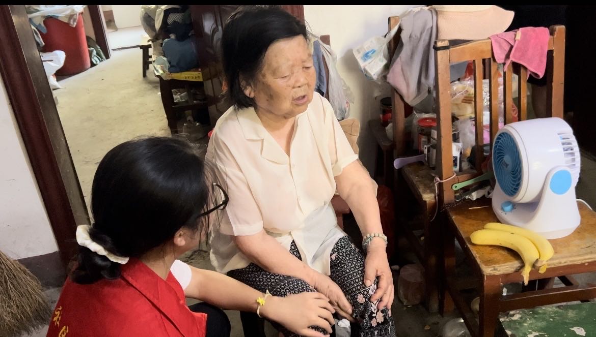 到基層去，中南學子感悟社區(qū)黨魂