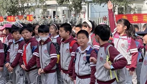 春光無(wú)限好，實(shí)踐促成長(zhǎng)——立賢小學(xué)開(kāi)展春季社會(huì)實(shí)踐活動(dòng)