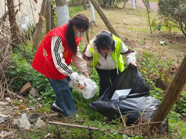 青春志愿，愛在社區(qū)—西南石油大學(xué)（南充）土木工程與測(cè)繪學(xué)院開展雷鋒月志愿服務(wù)系列活動(dòng)