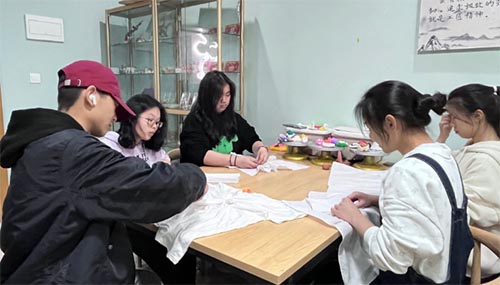 “觀今宜鑒古，無古不成今”——移通學(xué)子在非遺工藝中感受工匠之風(fēng)