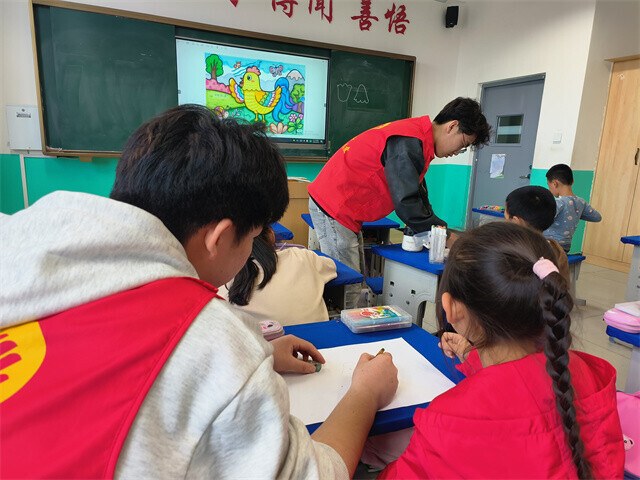 晉中信息學(xué)院市民課堂專項(xiàng)志愿服務(wù)隊(duì)走進(jìn)太谷區(qū)韓村學(xué)校開展支教活動(dòng)